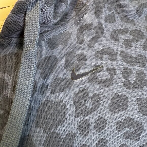 Nike DriFit Get Fit Hoodie Animal Print Pullover Cropped Women’s Sz XS Navy - Picture 8 of 11